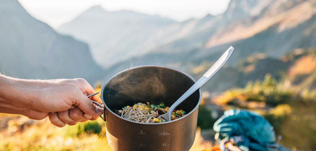 easy backpacking meal healthy